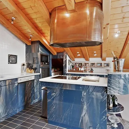 Homely And Spacious Penthouse Centrally Located - What'app - 0034-635-520-036 - For Reservations! דירה וורבייה