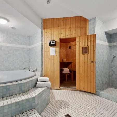 アパート Homely And Spacious Penthouse Centrally Located - What'app - 0034-635-520-036 - For Reservations!